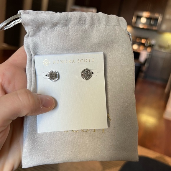 Kendra Scott Jewelry - Kendra Scott Davie Silver Stud Earrings in Platinum Drusy- never worn